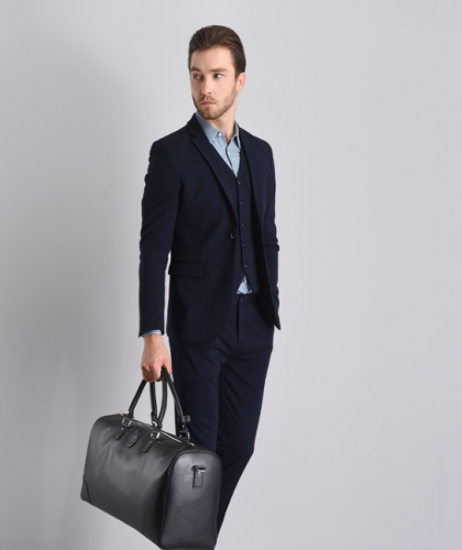 正式场合男士怎样穿西服更合适