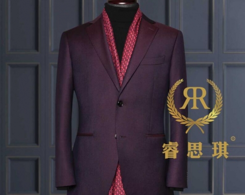 职业装西服定制需要注意什么呢？